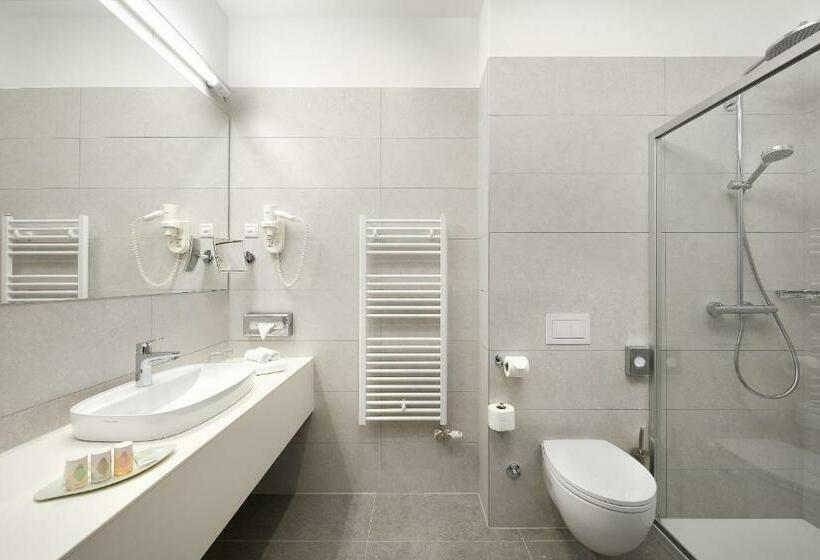 Номер Superior с Балконом, Salona Palace