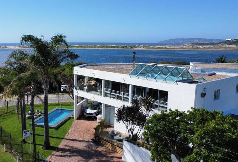 Номер Стандарт, Sunshowers Plett