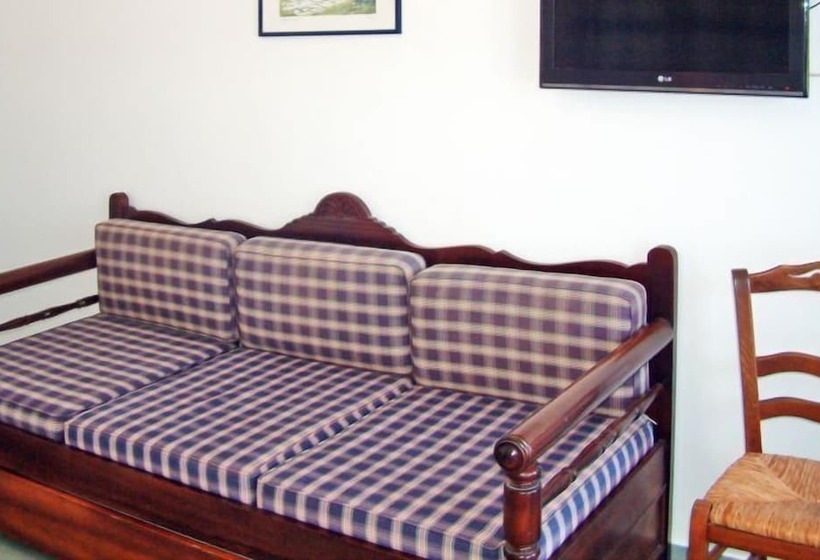 Студио Executive, Erato Apartments