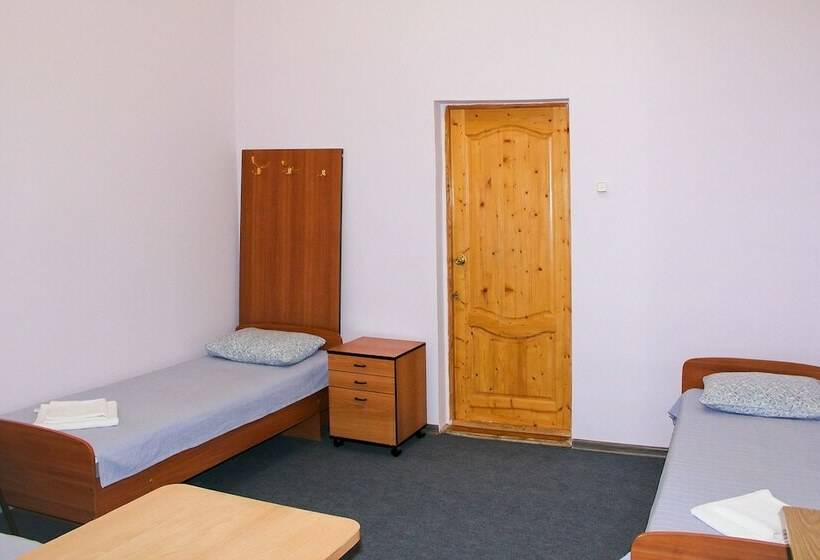エコノミートリプルルーム, Allis Hall Hostel