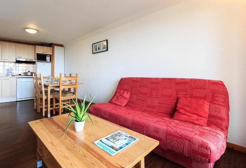 2 Bedroom Family Apartment with Views, O   Sancy Résidence De Tourisme