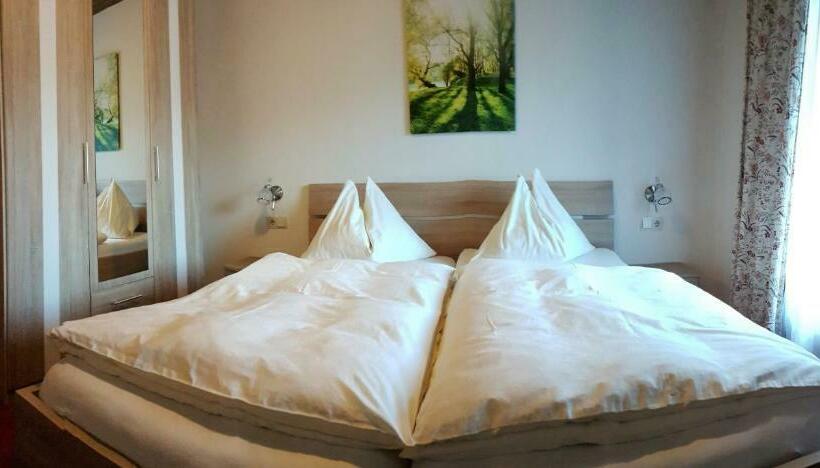 Номер Стандарт с Балконом, Landgasthof Hotel Zehenthof