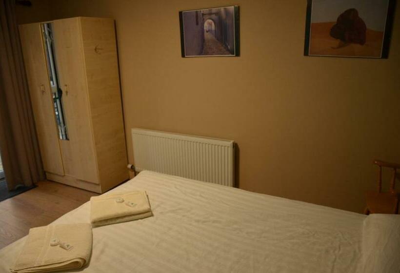 Номер Стандарт, The Black Sheep Hostel