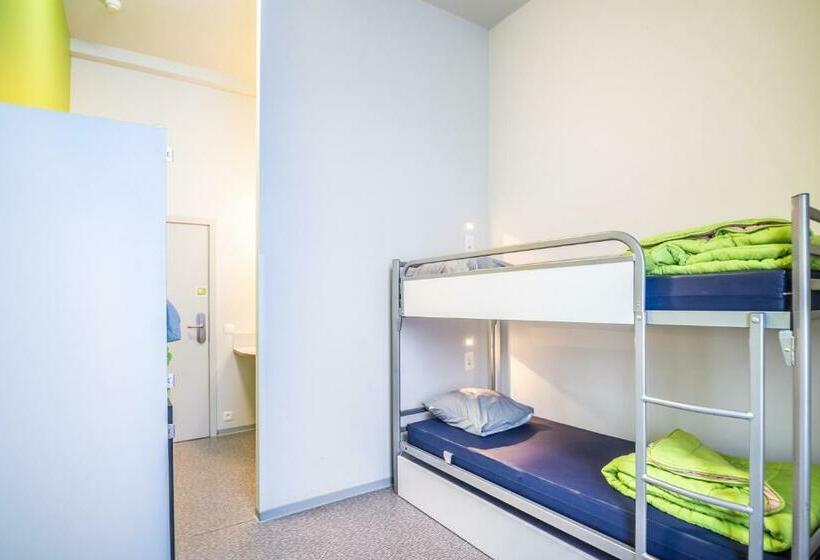 Кровать в Общей Комнате, Auberge De Jeunesse De Tournai