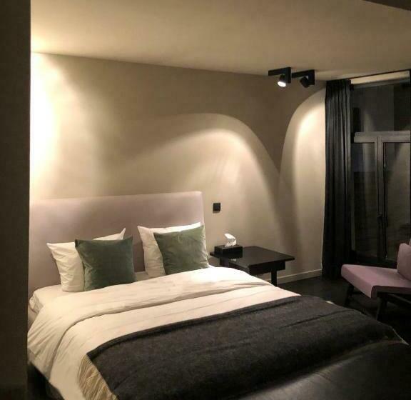 جناح مزود بتراس, Museum Suites