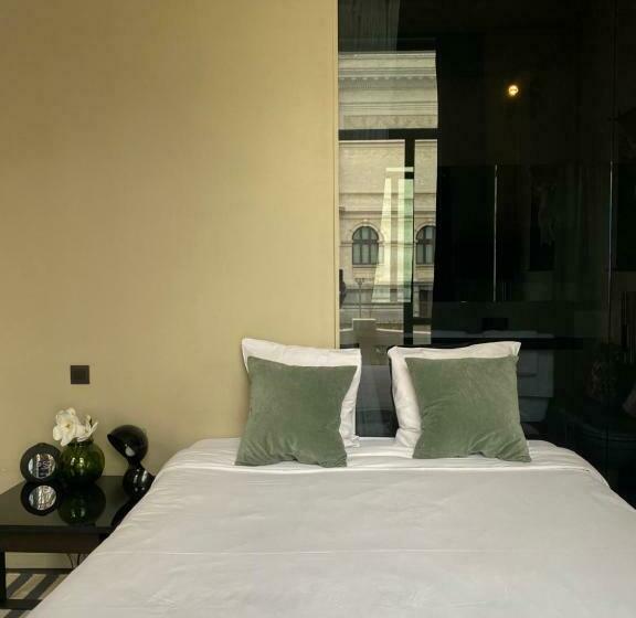 غرفة قياسية مزوَّدة بشُرفة, Museum Suites