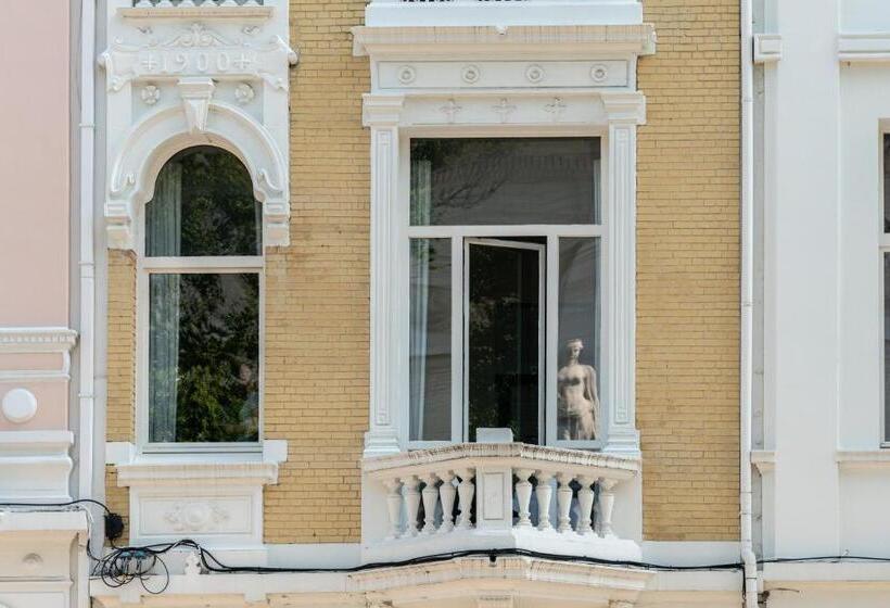 غرفة قياسية مزوَّدة بشُرفة, Museum Suites