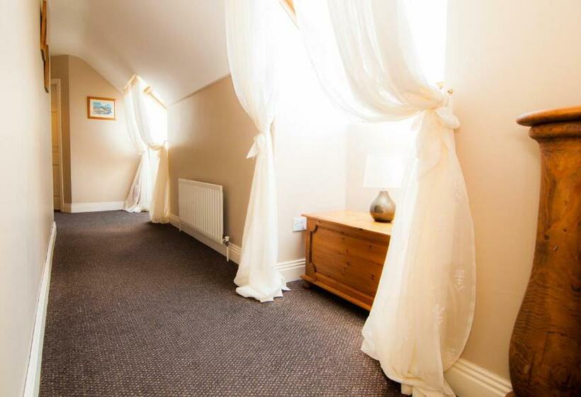 Трехместный Номер Deluxe Вид на Море, Pairc Lodge