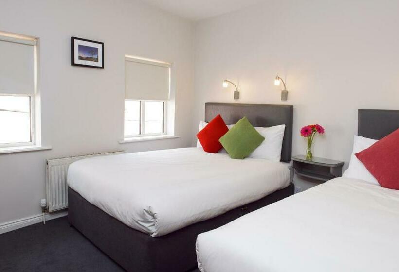 스탠다드 룸, Dan Linehans Bar And B&b