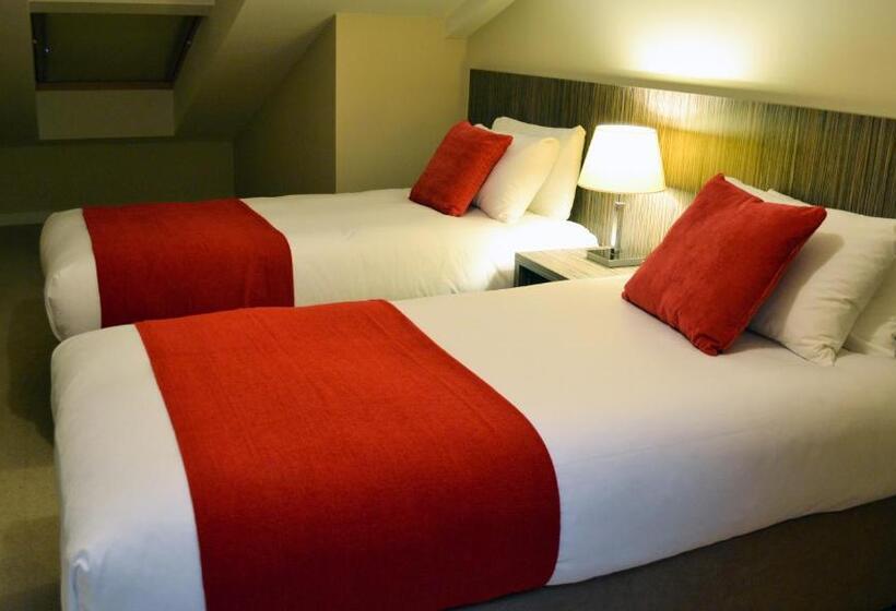 Апартаменты 3 Спальни, Carrick Plaza Suites And Apartments
