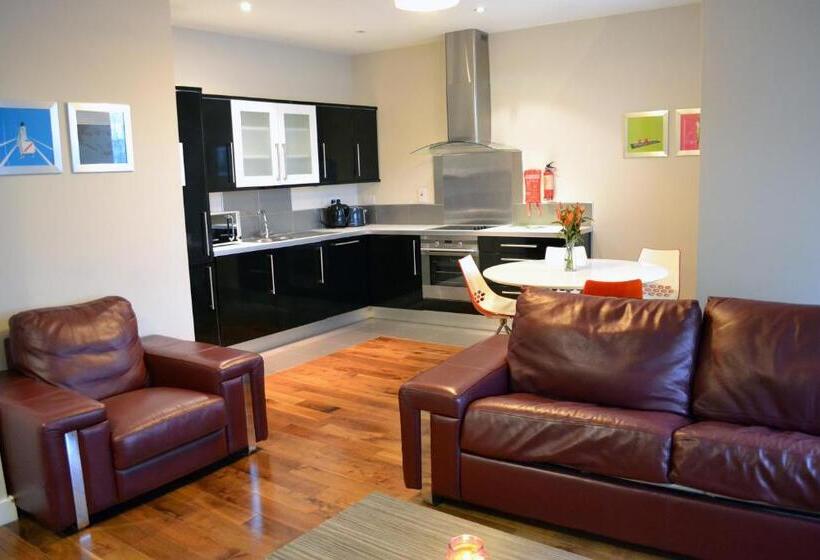 Апартаменты 2 Спальни, Carrick Plaza Suites And Apartments