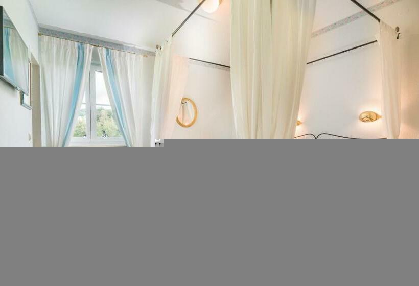 سوییت با چشمانداز باغ, Villa Konstanze