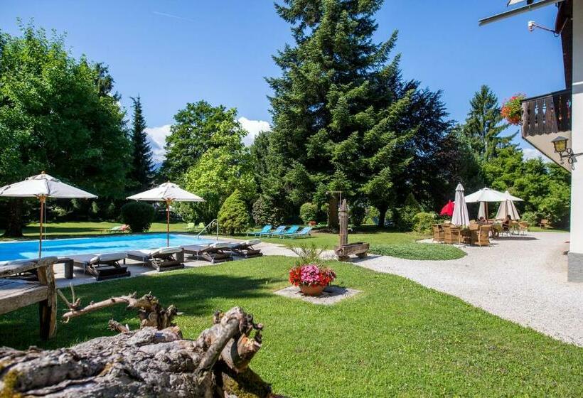 اتاق یک تخته با چشم‌انداز باغ, Villa Konstanze