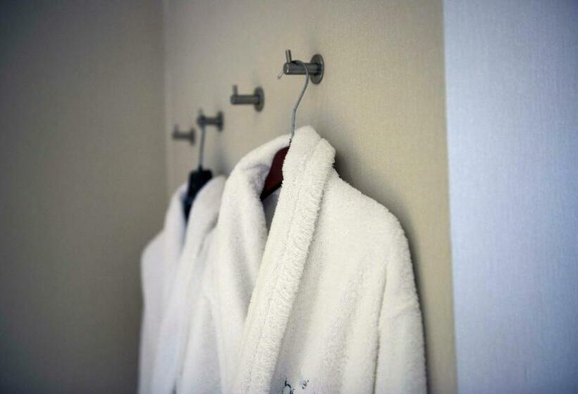 סוויטת ג'וניור, Grand Hotel Belle Vue