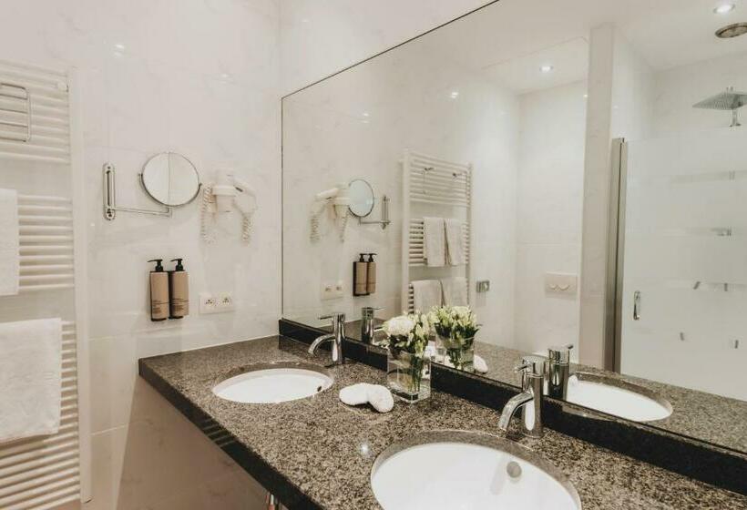 סוויטת ג'וניור, Grand Hotel Belle Vue