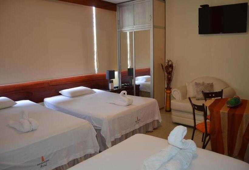 Quarto Triplo Standart, San Francisco Apart