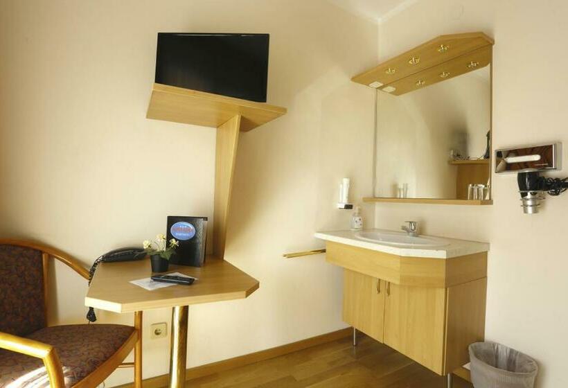 اتاق استاندارد یک تخته با بالکن, Alpen.adria.stadt