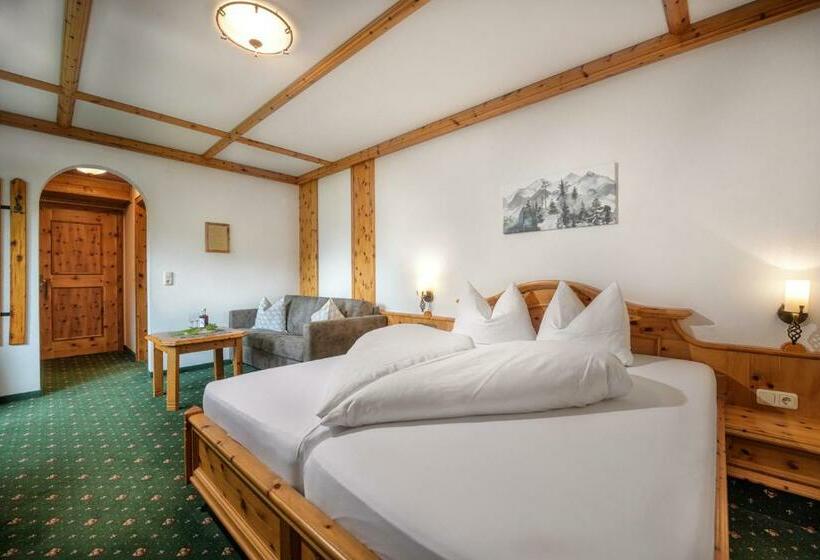 חדר סטנדרט לשלושה עם מרפסת, Hubertushof