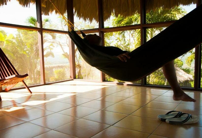 بانگلوی استاندارد, Cahal Pech Village Resort