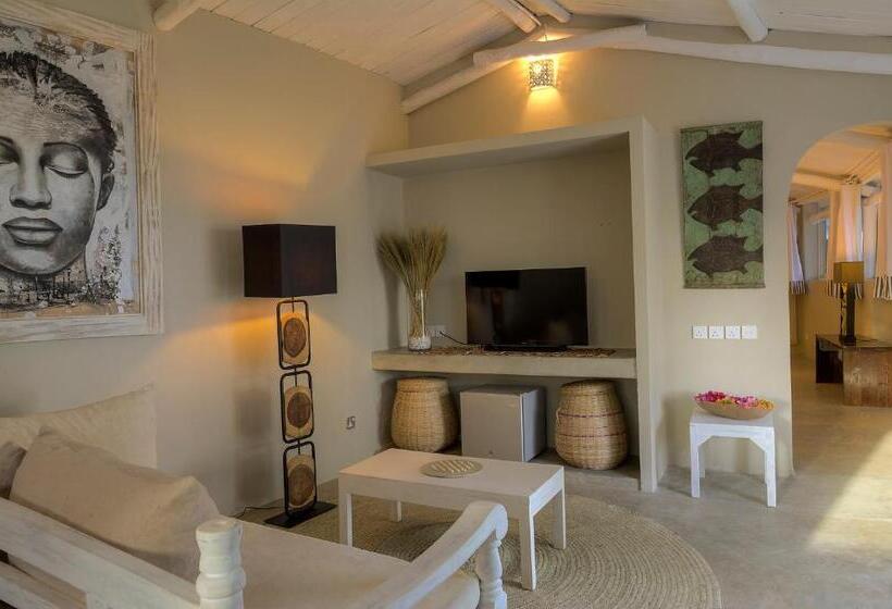 سوییت با چشم‌انداز دریا, Kobe Suite Resort