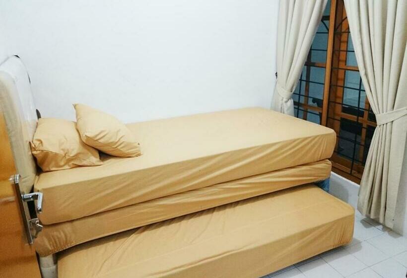 스탠다드 룸 공동 욕실, Hostel Bogor