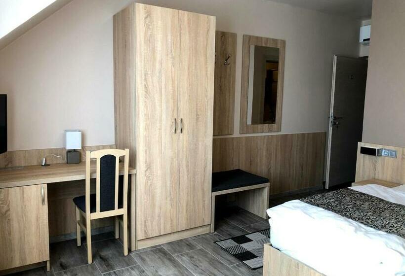 Номер Стандарт, Katalin Motel & étterem