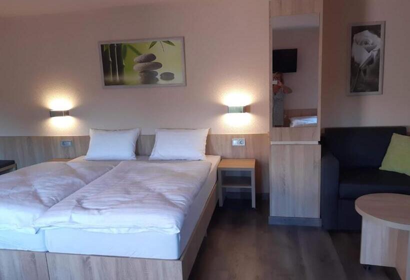 Пятиместный Стандартный Номер, Katalin Motel & étterem