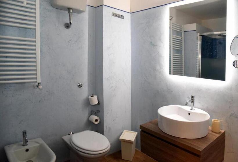 اتاق لوکس, La Monaca Salentina