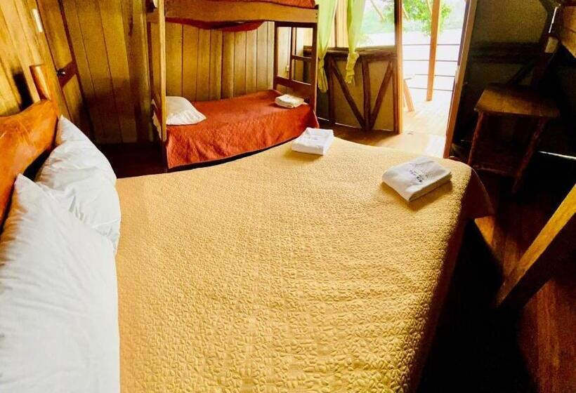 Четырехместный Номер Стандарт с Балконом, River Spot Lodge