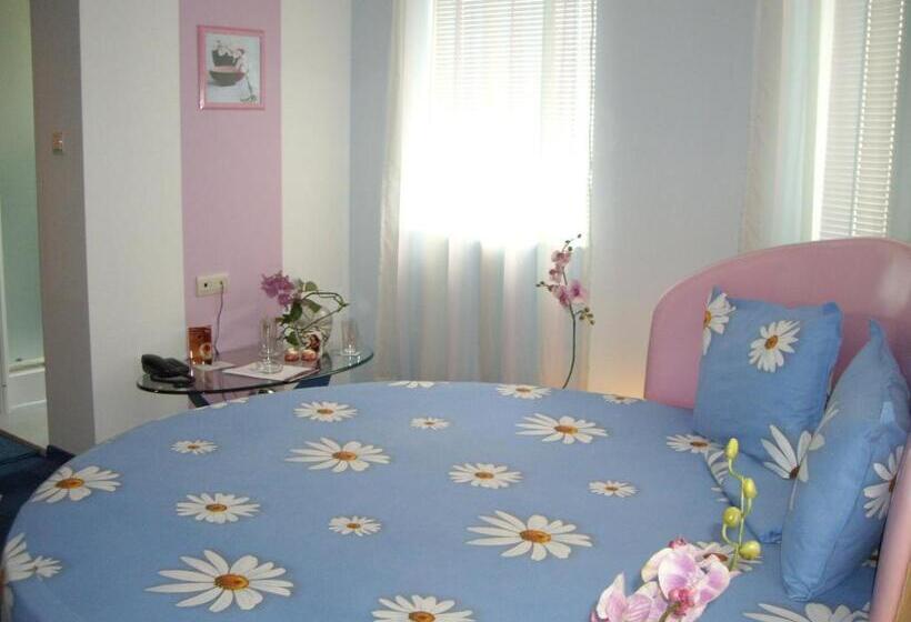 اتاق لوکس, Family Hotel Mania