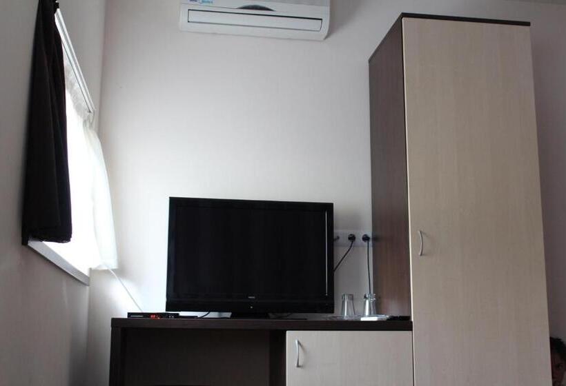 Номер Стандарт Индивидуальный, Family Hotel Piter