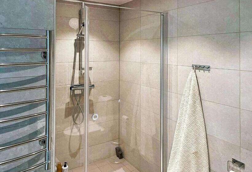 Номер Стандарт, Room In Guest Room   Guest Room   5 Min Walk Eurovision Hyllie