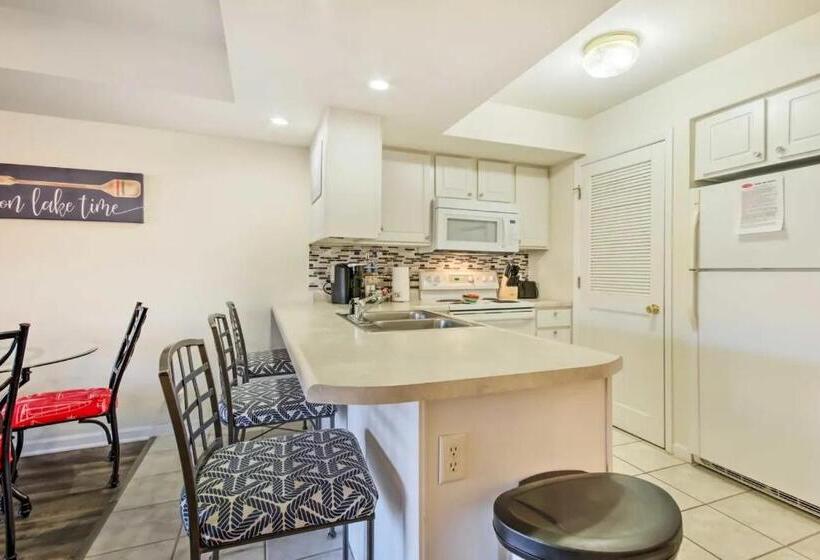 Suite with lake view, Waterfront Condo With Boat Slip!