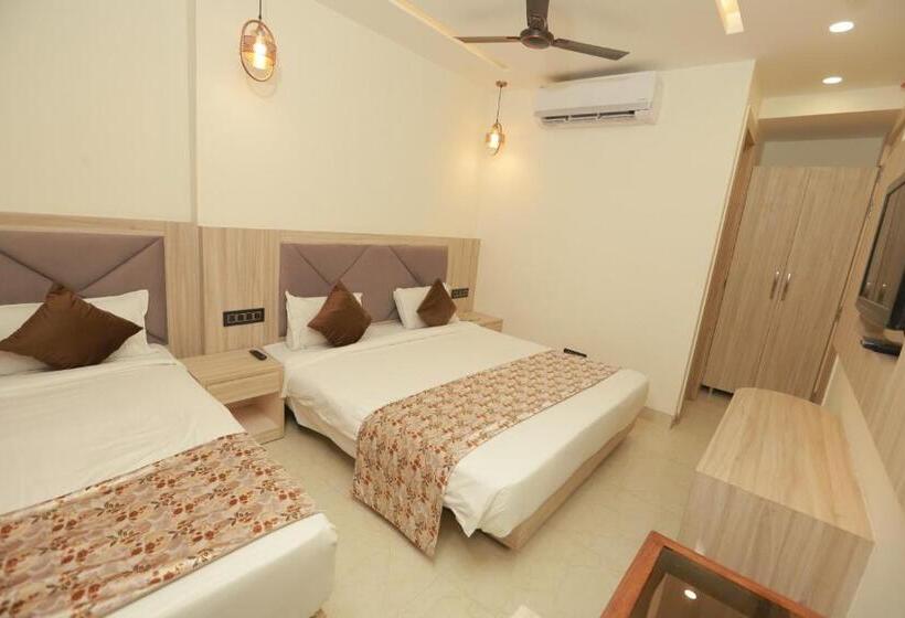 스탠다드 트리플 룸, Zed Hotel   Igi Airport Delhi