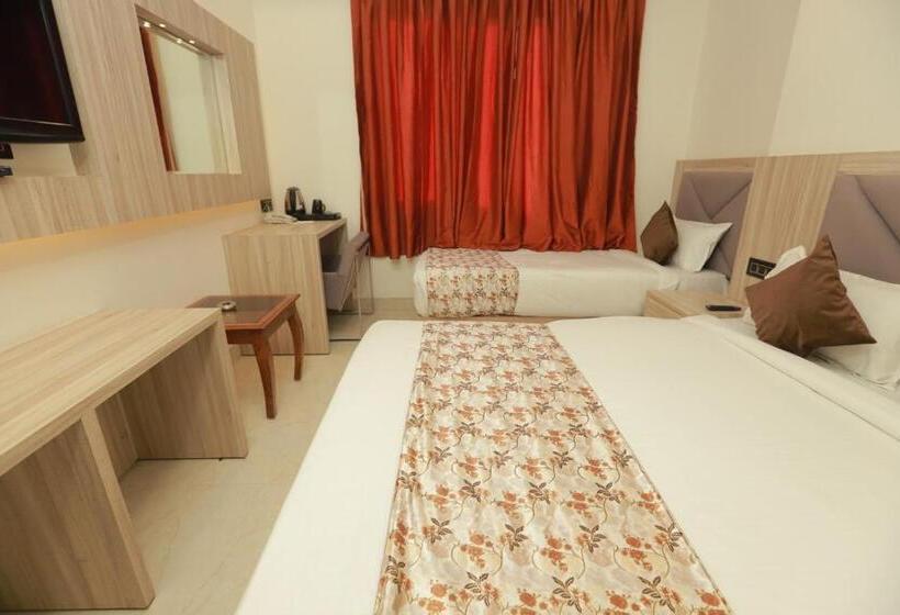 스탠다드 트리플 룸, Zed Hotel   Igi Airport Delhi