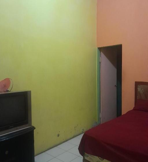 스탠다드 룸, Spot On 93852 Fermansio Homestay 2