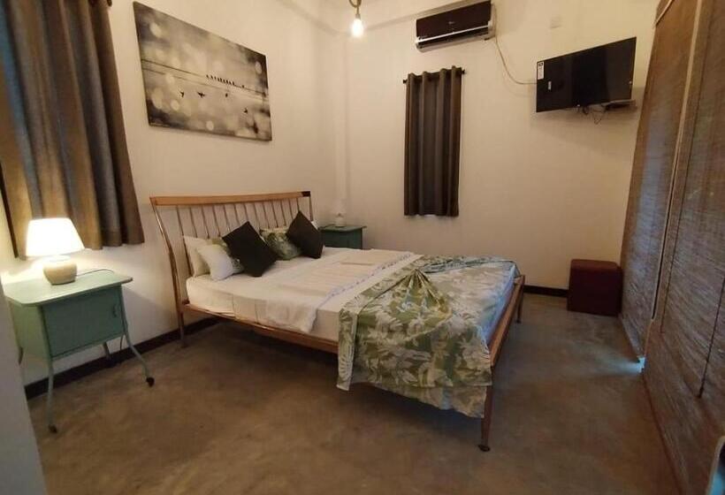 Номер Deluxe, The Annex