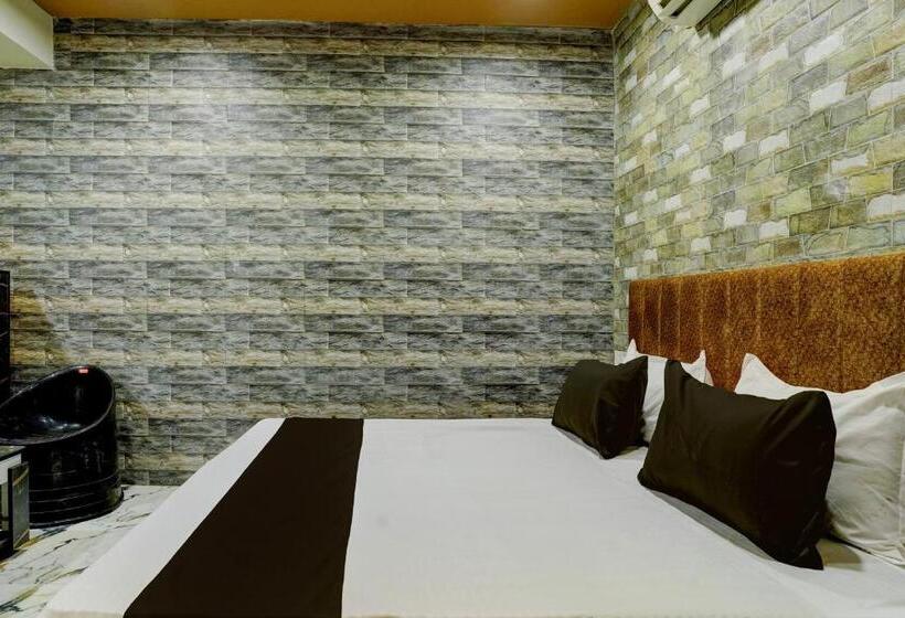 Трехместный Номер Классика, Collection O Hotel Leo Inn