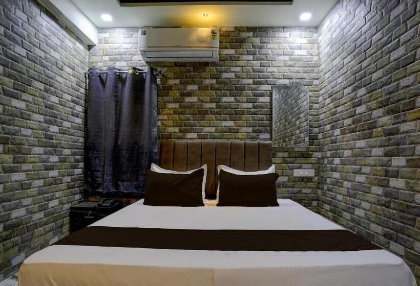 Трехместный Номер Классика, Collection O Hotel Leo Inn