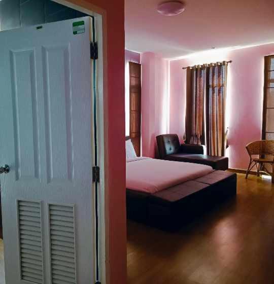 Номер Deluxe Кровать Кинг, ๋jongluxpakdee โรงแรมจงรักษ์พักดี