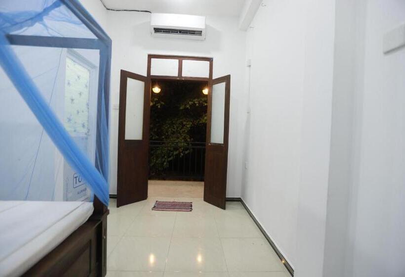 Номер Deluxe с Балконом, Surfside Retreat Weligama