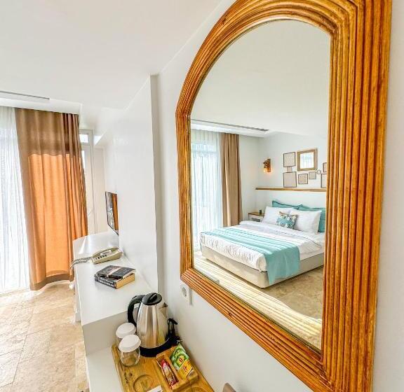 Люкс, Mavi Cam Hotel Ayvalik