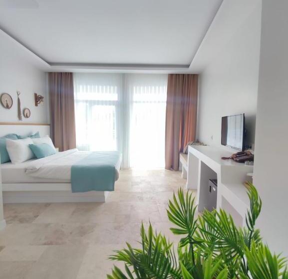 Трехместный Номер Deluxe, Mavi Cam Hotel Ayvalik