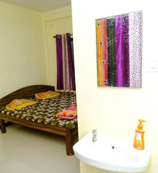 Номер Deluxe, Aashray Guestroom