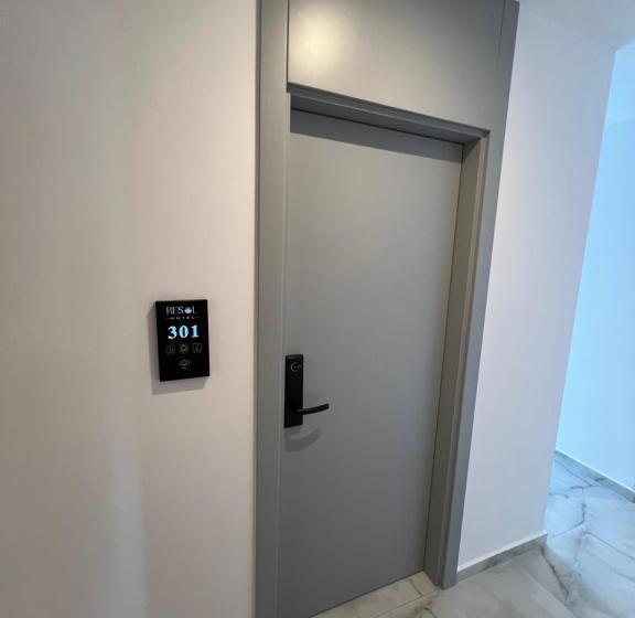اتاق لوکس با بالکن, Resol Hotel 2