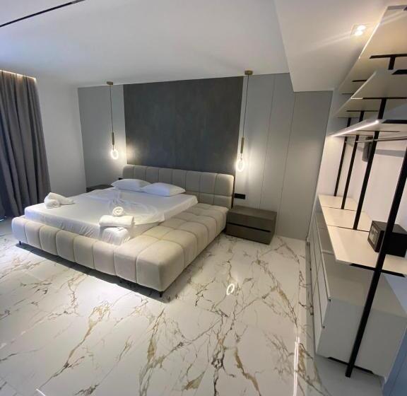 سوییت با چشم‌انداز دریا, Resol Hotel 2