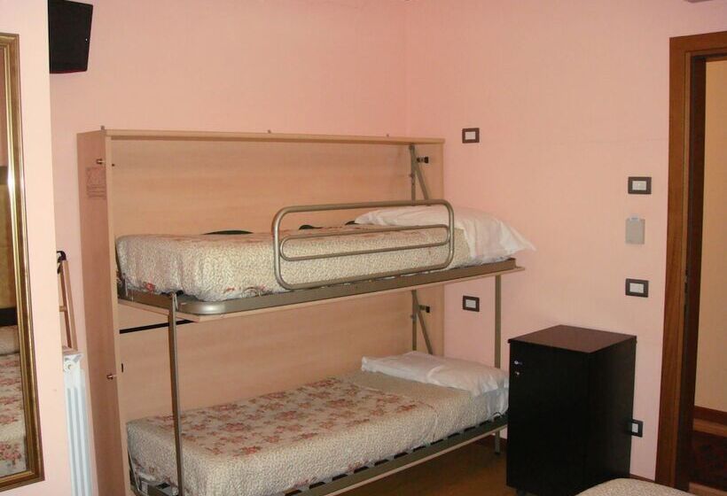 اتاق استاندارد چهار تخته, Camere America B&b