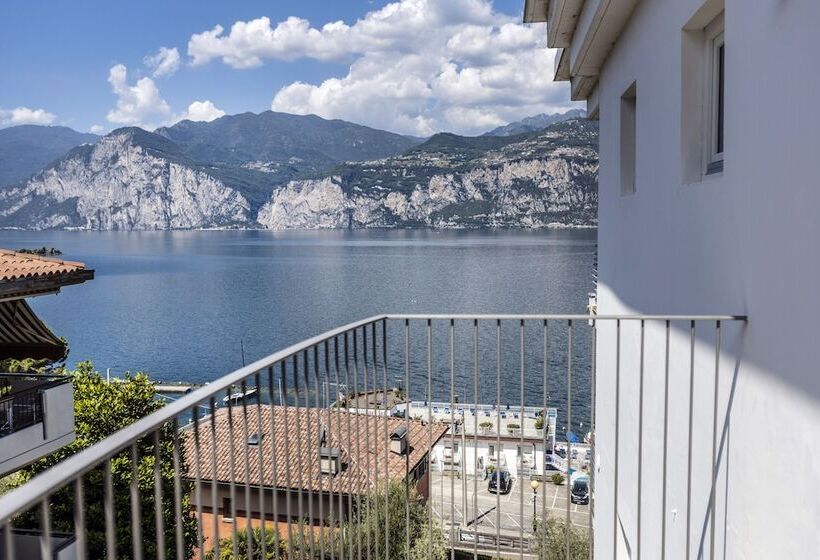 带观景的高级间, Capri