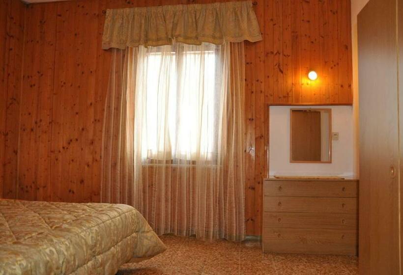 Четырехместный Номер Стандарт, La Villa