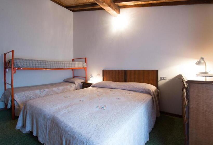 Апартаменты 3 Спальни, La Villa